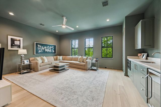 2203 Cheshire Lane, Houston, TX 77018
