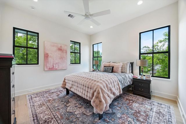 2203 Cheshire Lane, Houston, TX 77018