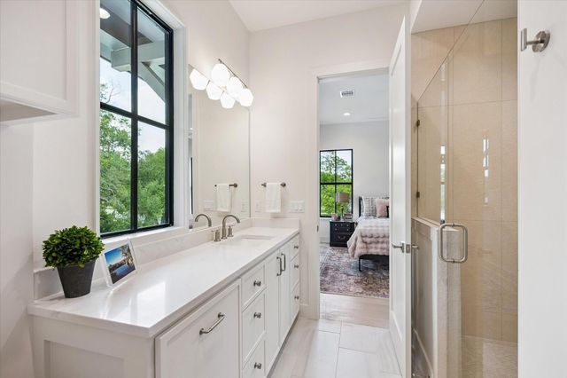 2203 Cheshire Lane, Houston, TX 77018
