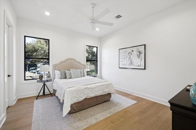 2203 Cheshire Lane, Houston, TX 77018
