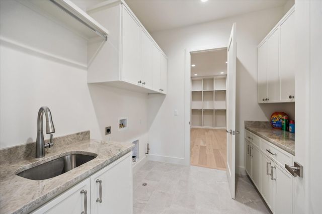 2203 Cheshire Lane, Houston, TX 77018