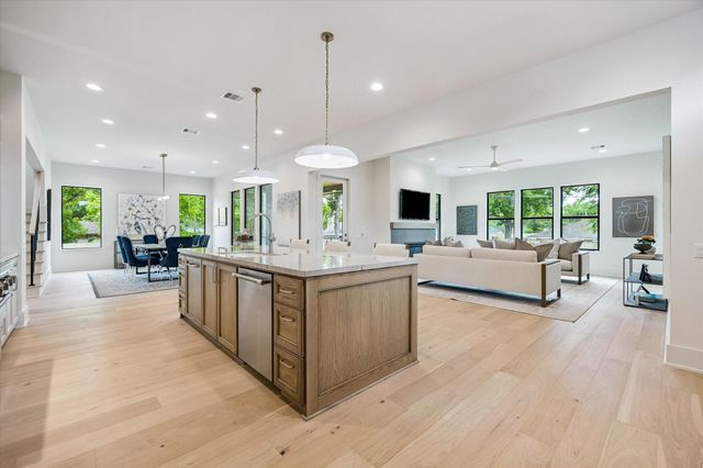 2203 Cheshire Lane, Houston, TX 77018