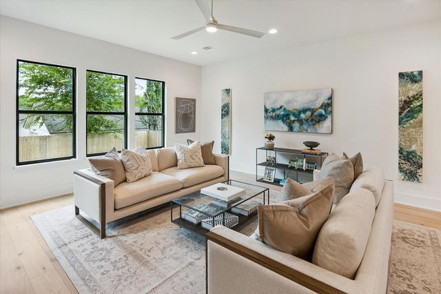 2203 Cheshire Lane, Houston, TX 77018
