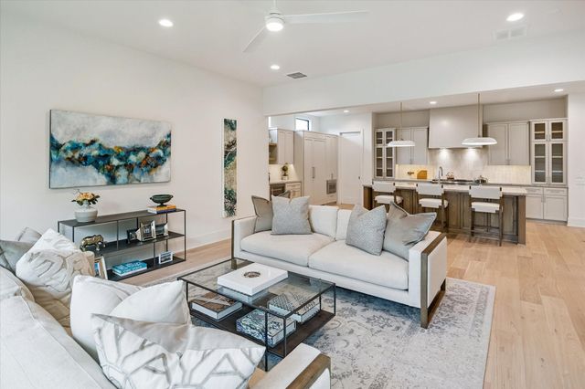 2203 Cheshire Lane, Houston, TX 77018