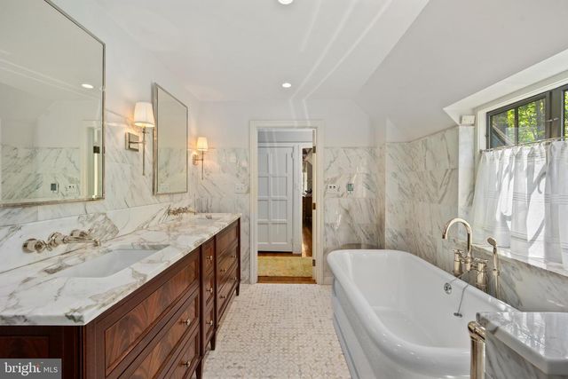 317 AIRDALE RD, Bryn Mawr, PA 19010