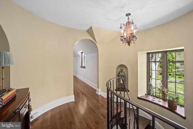317 AIRDALE RD, Bryn Mawr, PA 19010