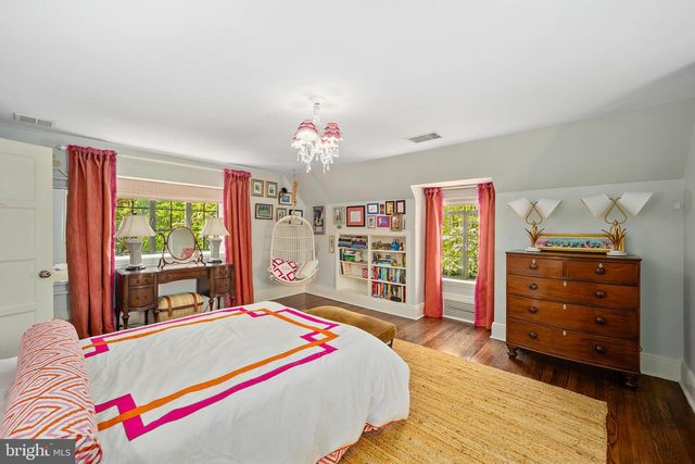 317 AIRDALE RD, Bryn Mawr, PA 19010