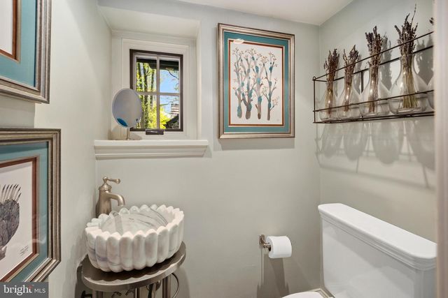 317 AIRDALE RD, Bryn Mawr, PA 19010