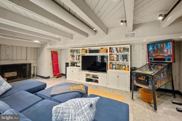 317 AIRDALE RD, Bryn Mawr, PA 19010