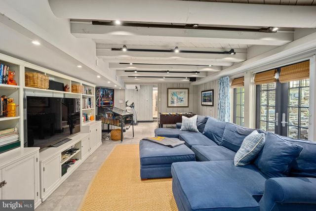 317 AIRDALE RD, Bryn Mawr, PA 19010
