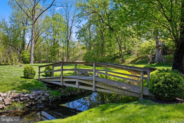 317 AIRDALE RD, Bryn Mawr, PA 19010