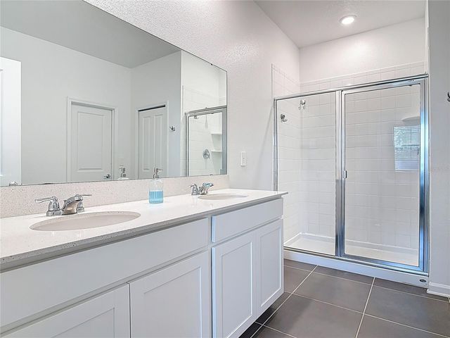 5704 BRISTLELEAF COURT, Leesburg, FL 34748