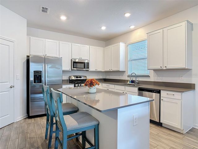 5704 BRISTLELEAF COURT, Leesburg, FL 34748