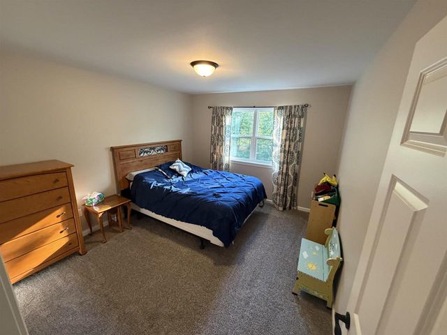 530 WOODLAND CIRCLE, Waupaca, WI 54981