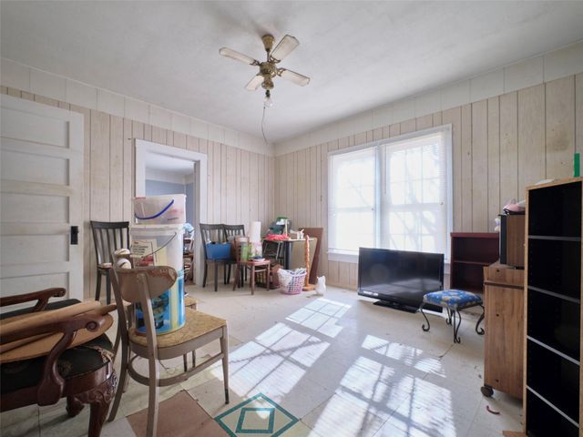 7615 Avenue J, Beasley, TX 77417