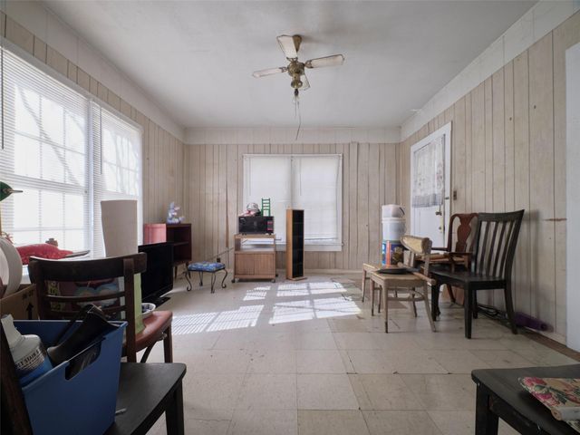 7615 Avenue J, Beasley, TX 77417