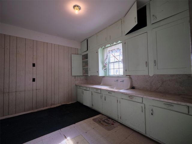 7615 Avenue J, Beasley, TX 77417