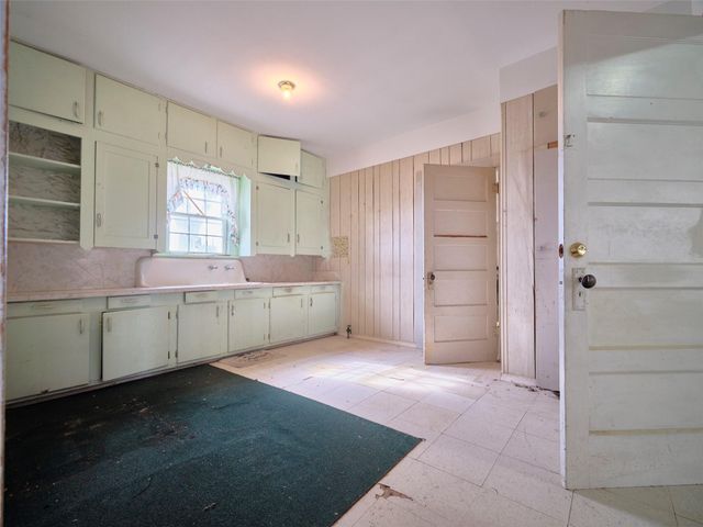 7615 Avenue J, Beasley, TX 77417