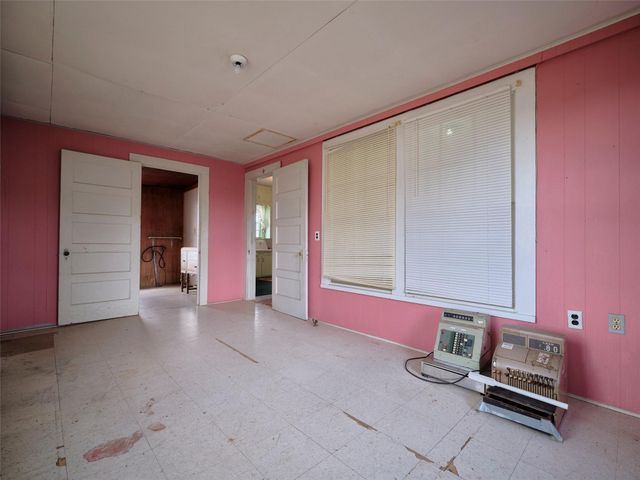 7615 Avenue J, Beasley, TX 77417