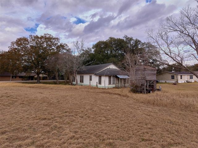 7615 Avenue J, Beasley, TX 77417