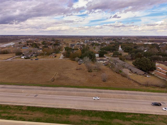 7615 Avenue J, Beasley, TX 77417