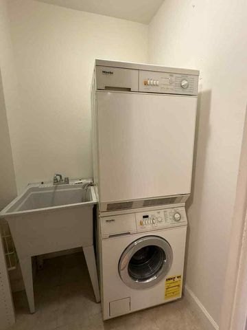 1440 N Lake Shore Drive 21E, Chicago, IL 60610