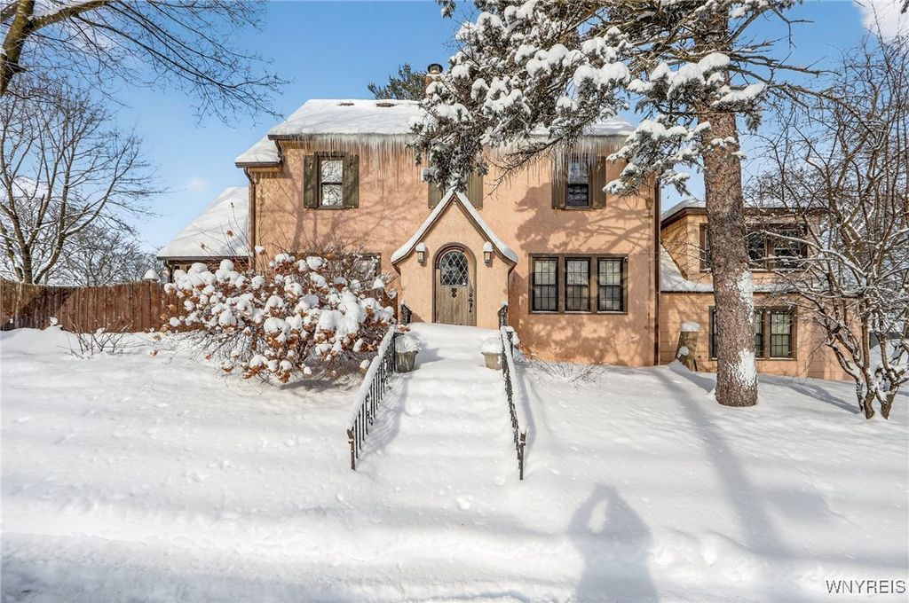 653 Parkway East, Utica, NY 13501