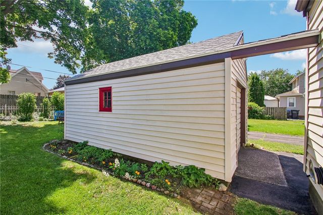 60 Walzer Road, Irondequoit, NY 14622