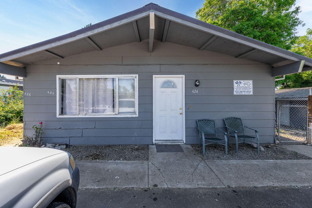 424 -426 S Columbus Avenue, Medford, OR 97501