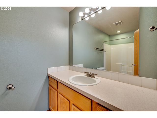 925 N 1ST Ave, Ridgefield, WA 98642