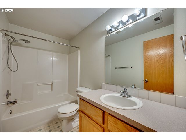 925 N 1ST Ave, Ridgefield, WA 98642