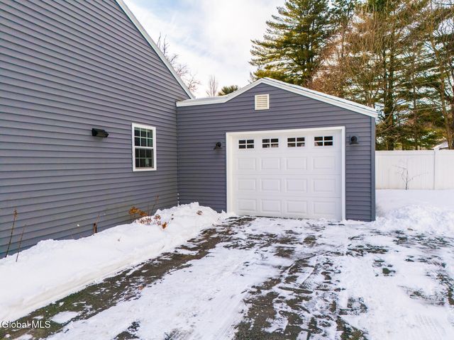 43 Hillcrest Avenue, Queensbury, NY 12804