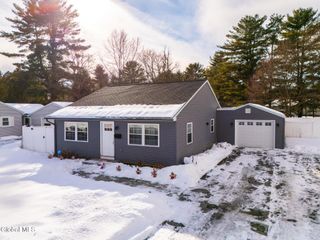 43 Hillcrest Avenue, Queensbury, NY 12804