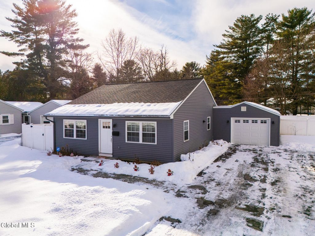 43 Hillcrest Avenue, Queensbury, NY 12804