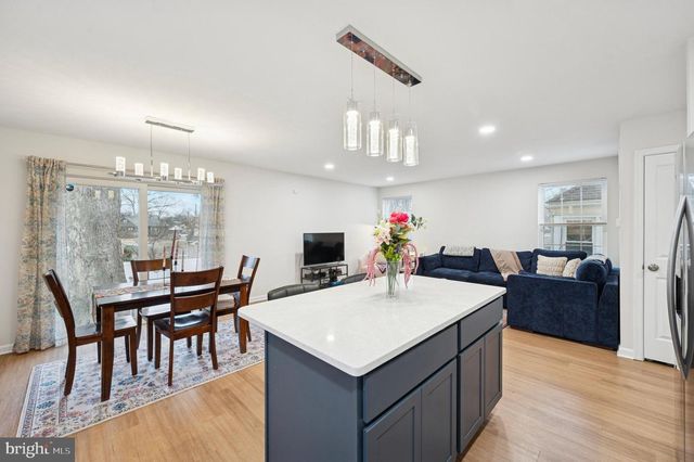 318 WALNUT AVE, Oaklyn, NJ 08107