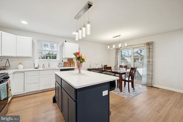 318 WALNUT AVE, Oaklyn, NJ 08107