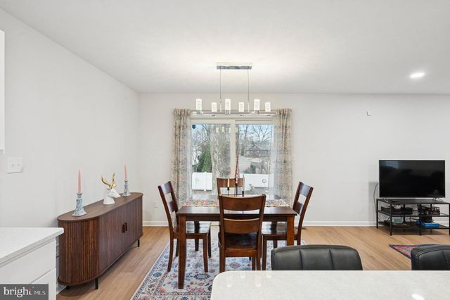 318 WALNUT AVE, Oaklyn, NJ 08107