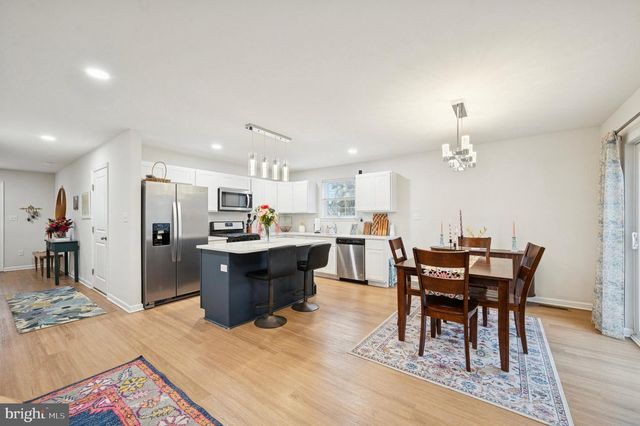 318 WALNUT AVE, Oaklyn, NJ 08107