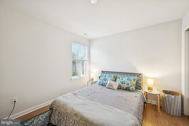 318 WALNUT AVE, Oaklyn, NJ 08107