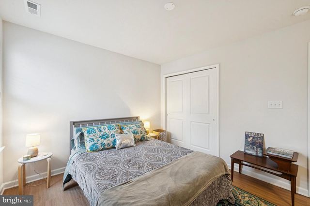 318 WALNUT AVE, Oaklyn, NJ 08107