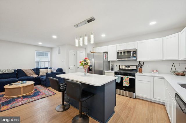 318 WALNUT AVE, Oaklyn, NJ 08107