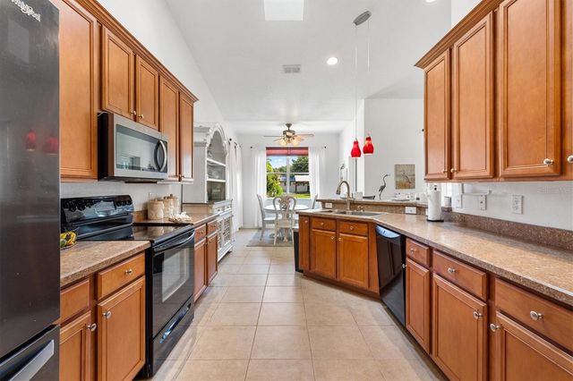 12107 EAGLE POINT COURT, Leesburg, FL 34788