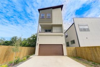 933 E 40 1/2 St Street, Houston, TX 77022