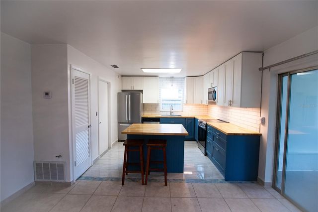 526 DORSET CIRCLE, South Daytona, FL 32119