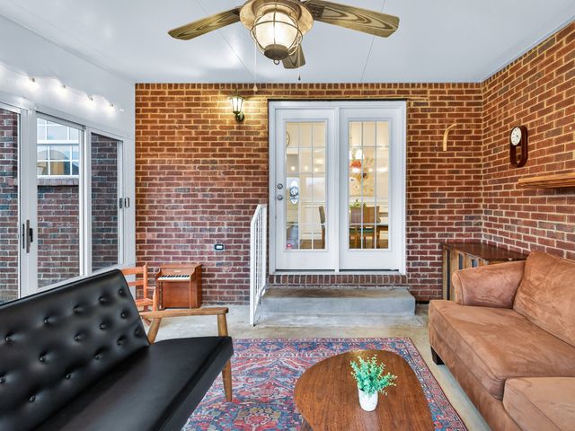 1498 Lindsey Ln, Chapel Hill, TN 37034