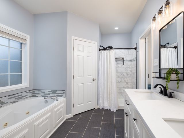 1498 Lindsey Ln, Chapel Hill, TN 37034