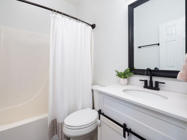 1498 Lindsey Ln, Chapel Hill, TN 37034