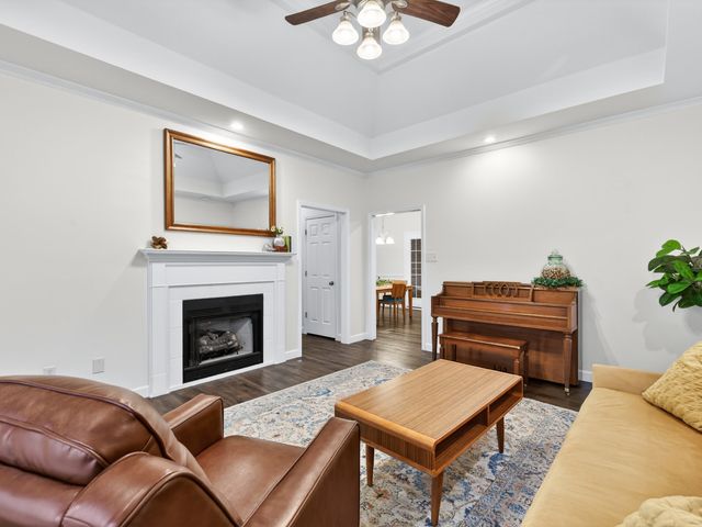 1498 Lindsey Ln, Chapel Hill, TN 37034