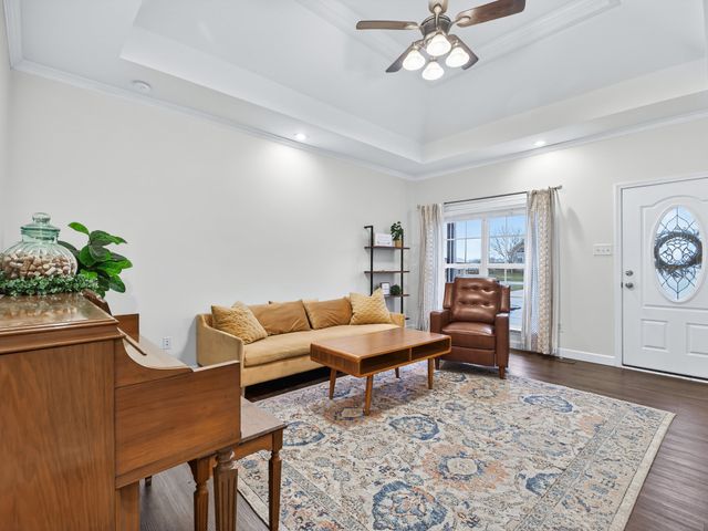 1498 Lindsey Ln, Chapel Hill, TN 37034