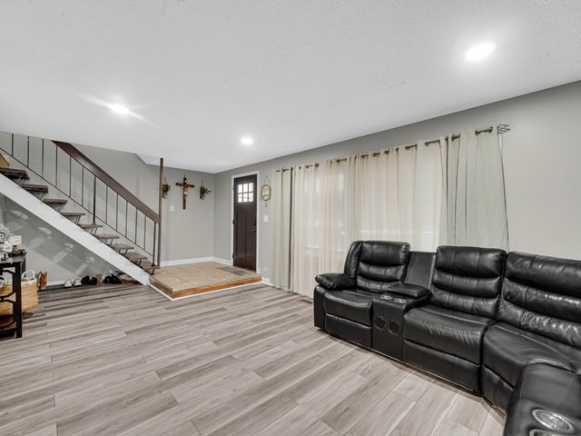 5563 Court F, Hanover Park, IL 60133